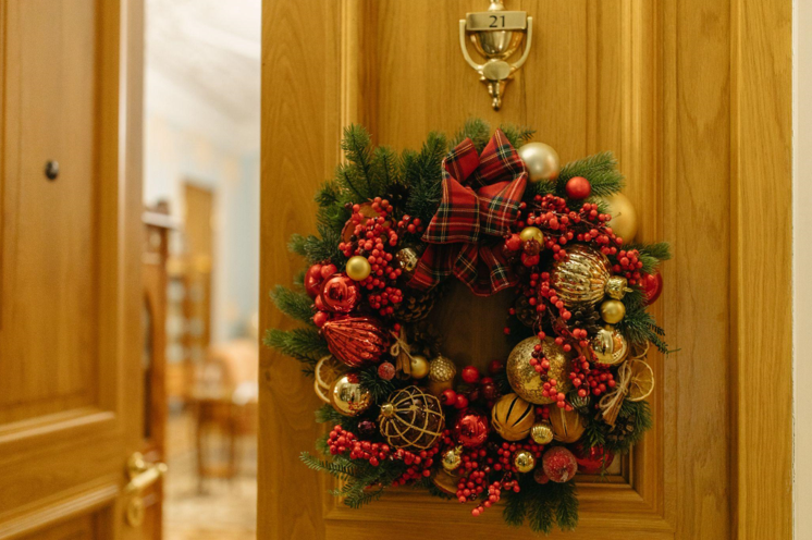 The Ultimate Guide to Selecting the Best Artificial Christmas Wreaths