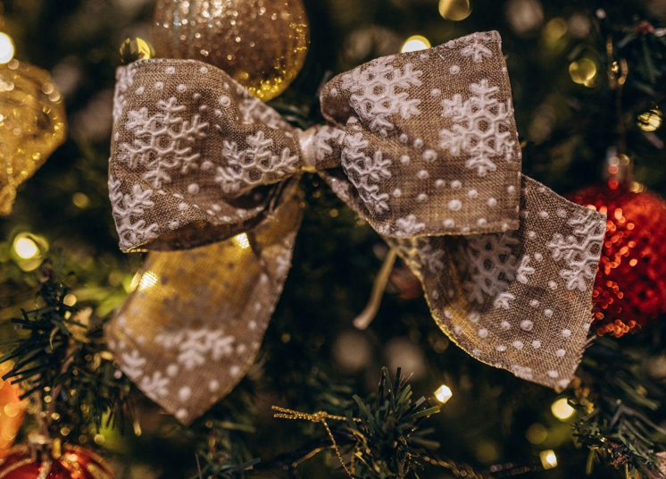 The Ultimate Guide to Christmas Wreaths, Fake Trees, and Learning a New Language